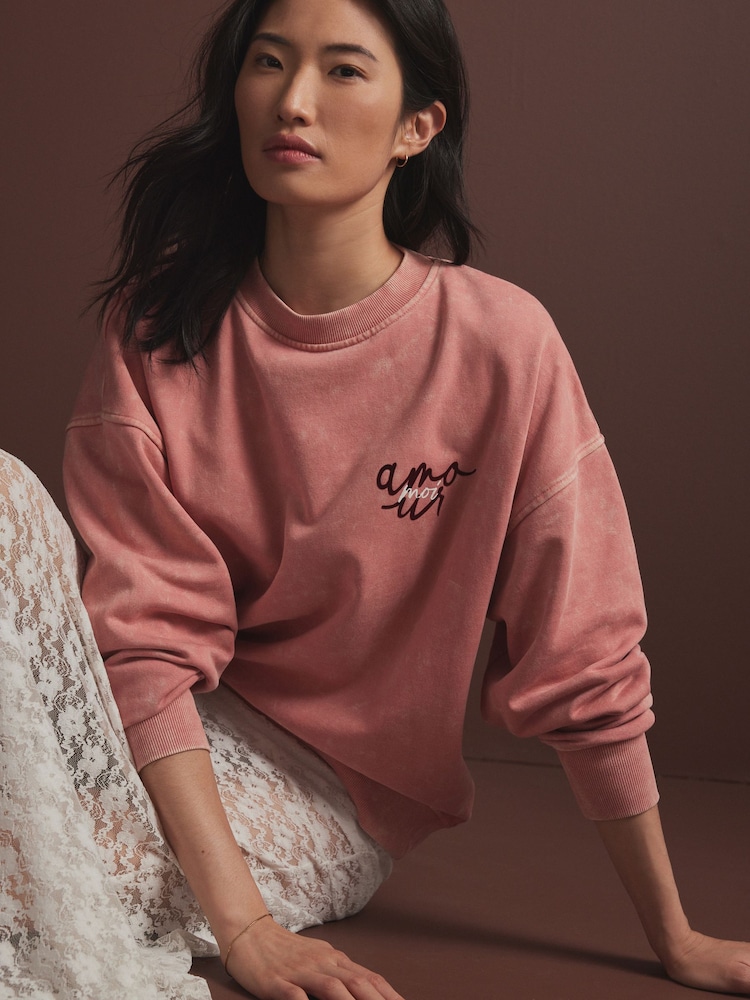 Pink - Verwaschenes Sweatshirt mit Amour-Grafik und Love-Schriftzug, Rundhalsausschnitt - Bild 2 von 9 Pink - Verwaschenes Sweatshirt mit Amour-Grafik und Love-Schriftzug, Rundhalsausschnitt - Bild 2 von 9