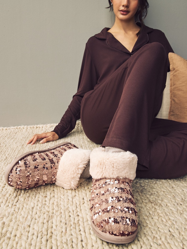 كريم - Sequin Faux Fur Lined Boot Slippers - صورة 1 من 2