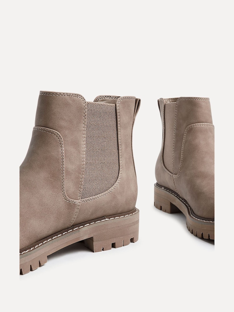 Linzi Natural Porter Nubuck Chelsea Boots - Image 4 of 4 Linzi Natural Porter Nubuck Chelsea Boots - Image 4 of 4