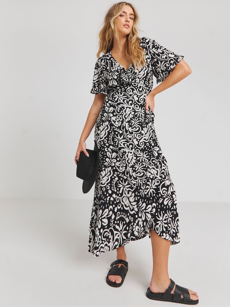 Simply Be Mono Imprimeu Material încrețit Wrap Rochie - Image 1 of 4