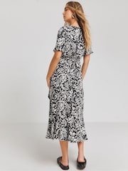 Simply Be Mono Imprimeu Material încrețit Wrap Rochie - Image 2 of 4