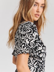 Simply Be Mono Imprimeu Material încrețit Wrap Rochie - Image 4 of 4