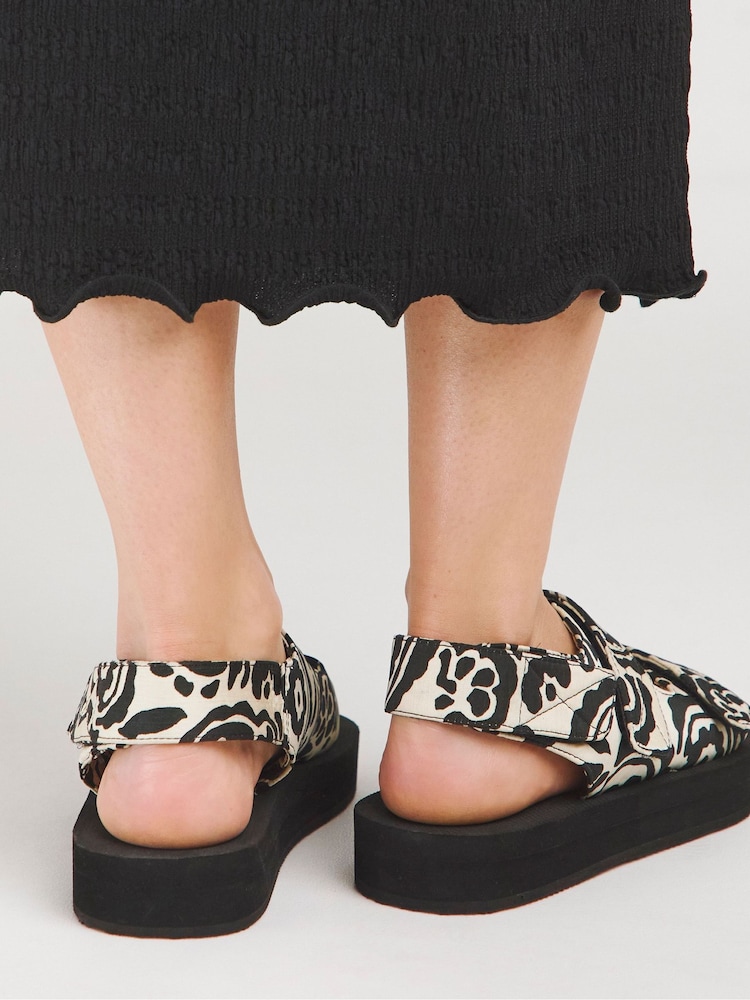 Simply Be Black Extra Wide Fit Touch and Close Three Strap Active Sandals in Wide Fit - Image 2 of 5