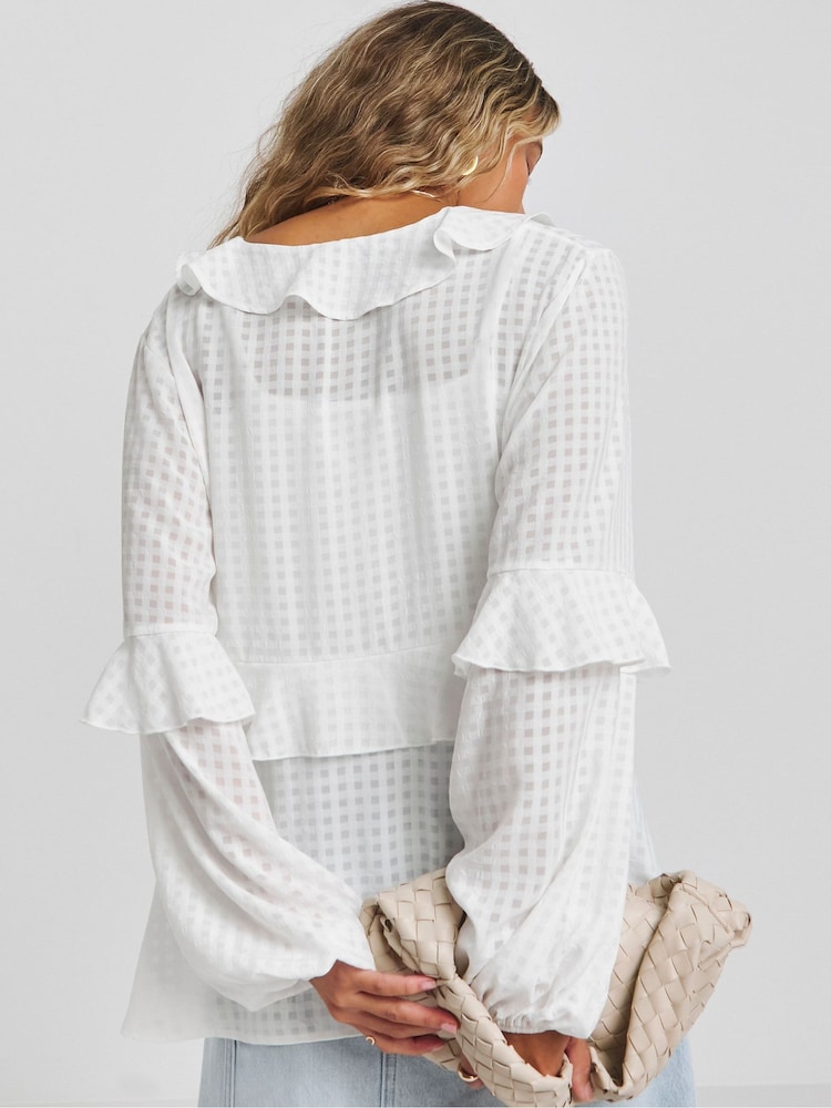 Simply Be White Seersucker Check Ruffle Sleeve Boxy Blouse - Image 2 of 4 Simply Be White Seersucker Check Ruffle Sleeve Boxy Blouse - Image 2 of 4