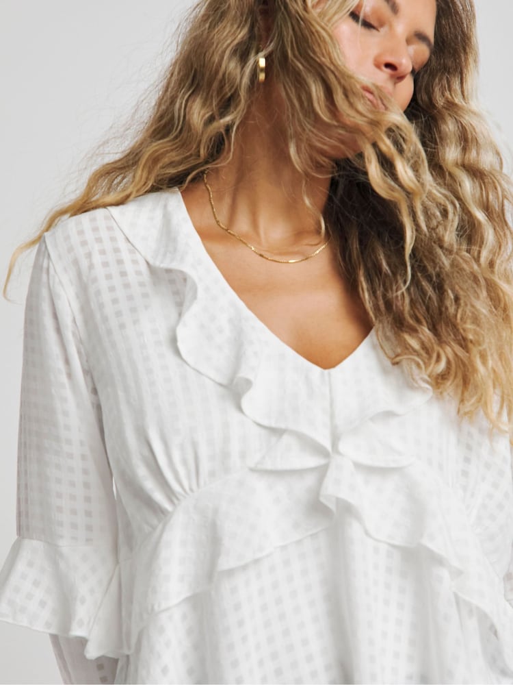 Simply Be White Seersucker Check Ruffle Sleeve Boxy Blouse - Image 4 of 4 Simply Be White Seersucker Check Ruffle Sleeve Boxy Blouse - Image 4 of 4
