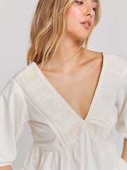 Simply Be 100% Cotton Embroidered Puff Sleeve V-Neck Smock Top - Imagen 4 de 4