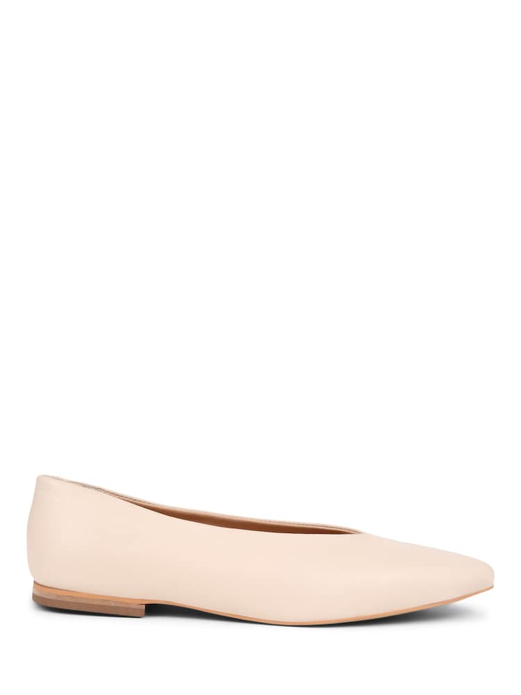Jones Bootmaker Leather Pumps - Image 1 of 6 Jones Bootmaker Leather Pumps - Image 1 of 6