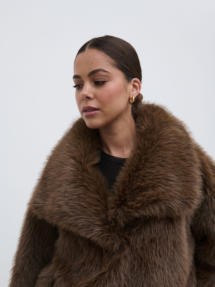 Pretty Lavish Brown Ettalie Short Faux Fur Coat - Image 4 of 4