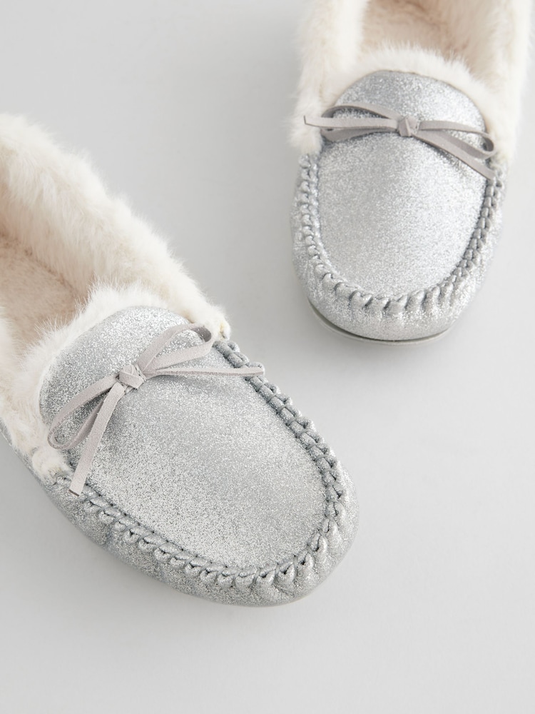 Silver Faux Fur Lined Moccasin Slippers - Image 5 of 5 Silver Faux Fur Lined Moccasin Slippers - Image 5 of 5