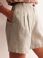 Boden Natural Pleated 100% Linen Shorts - Image 2 of 5