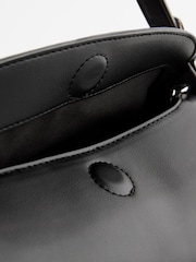 Black Barrel Chain Shoulder Bag - Image 8 of 8