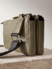 Khakigrün - Small Leather Zip Cross-Body Bag - Bild 4 von 5