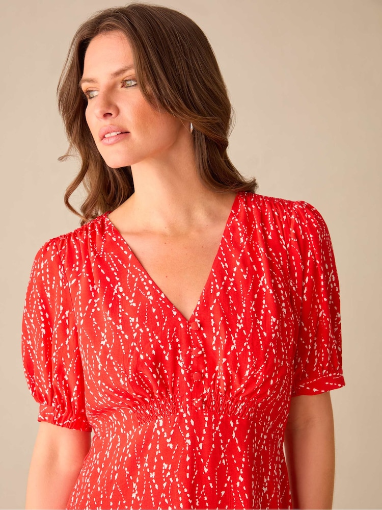 Ro&Zo Red Dash Print Shirred Shoulder Short Dress - Image 2 of 6