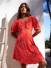 Ro&Zo Red Dash Print Shirred Shoulder Short Dress - Image 5 of 6