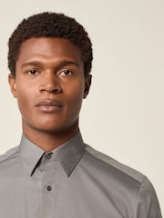Gris foncé - Slim Fit (Slim Fit) - Chemise élégante texturée facile d’entretien à poignets simples - Image 4 of 7