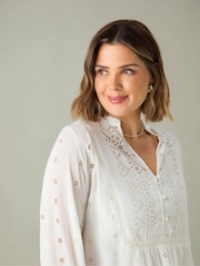 Live Unlimited Ivory White Curve Textured Overlay Top - Image 6 of 8