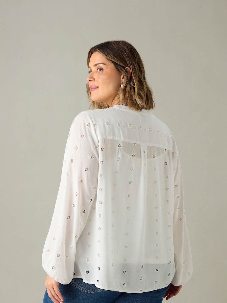 Live Unlimited White Curve Broderie V-Neck Blouse - Image 2 of 4