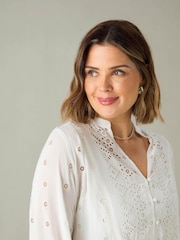 Live Unlimited White Curve Broderie V-Neck Blouse - Image 3 of 4