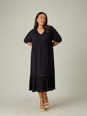 Live Unlimited Curve V-Neck Tiered Midi Dress - Bild 4 von 6