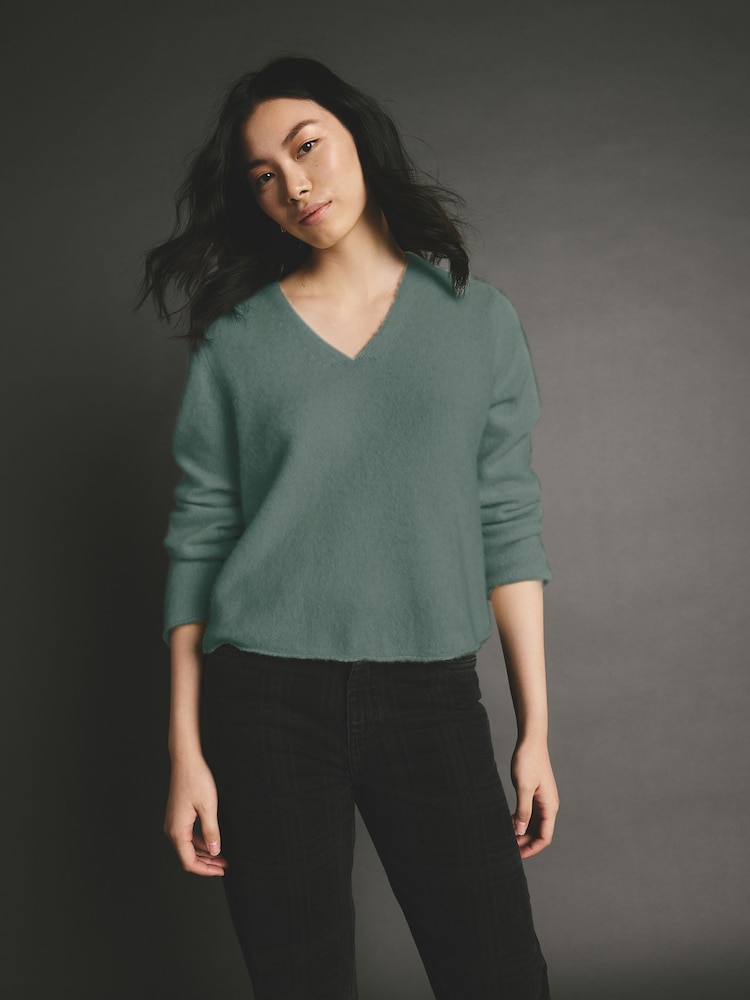 Khaki Green Premium 100% Cashmere V-Neck Knitted Jumper - Image 1 of 6