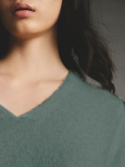 Khaki Green Premium 100% Cashmere V-Neck Knitted Jumper - Image 3 of 6