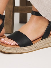 Simply Be Zweiteilige Espadrilles-Sandalen mit niedrigem Keilabsatz in weiter Passform - Bild 4 von 4