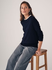 The Set Navy Blue/Black/Berry Red/Cream 4 Pack Fine Knit Crew Neck Jumpers - Image 4 of 8