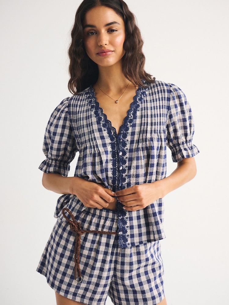 Blusa de cuello cuadrado con estampado de cuadros seersucker de Abercrombie & Fitch - Imagen 1 de 8 Blusa de cuello cuadrado con estampado de cuadros seersucker de Abercrombie & Fitch - Imagen 1 de 8