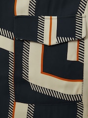 Reiss Isadora Geometric Print Button Through Shirt - Imagen 5 de 5