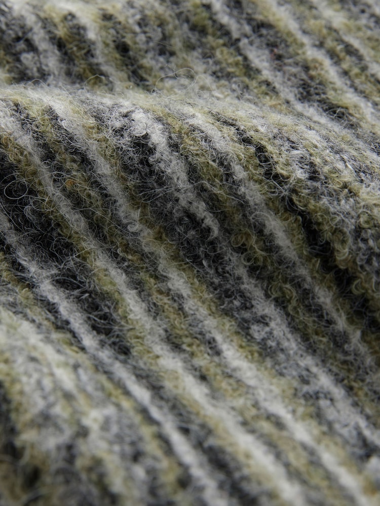 Grün/Khaki - Fransen-Spacedye-Strickpullover mit hohem Rollkragen und Wolle - Bild 9 von 9 Grün/Khaki - Fransen-Spacedye-Strickpullover mit hohem Rollkragen und Wolle - Bild 9 von 9