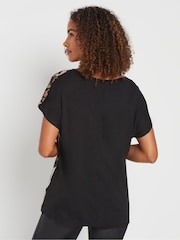 M&Co Animal Large Scale Animal Print V-Neck Top - Image 3 of 5