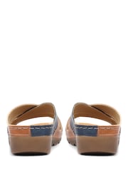 Tostado/azul marino - Pavers Crossover Mule Sandals - Imagen 3 de 5