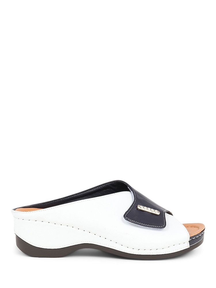 Blanco azul marino - Sandalias tipo chinelas de cuña de Pavers - Imagen 1 de 3 Blanco azul marino - Sandalias tipo chinelas de cuña de Pavers - Imagen 1 de 3