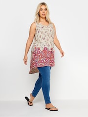 Yours Curve Natural Floral Dipped Hem Pleated Vest - Image 3 of 5