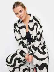Yours Curve 100% Cotton Abstract Print Crinkle Beach Shirt - Imagen 3 de 6