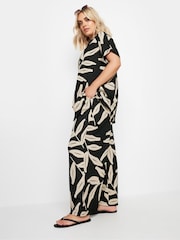 Yours Curve Black Leaf Leaf Crinkle Short Sleeve Shirt - Image 2 of 5