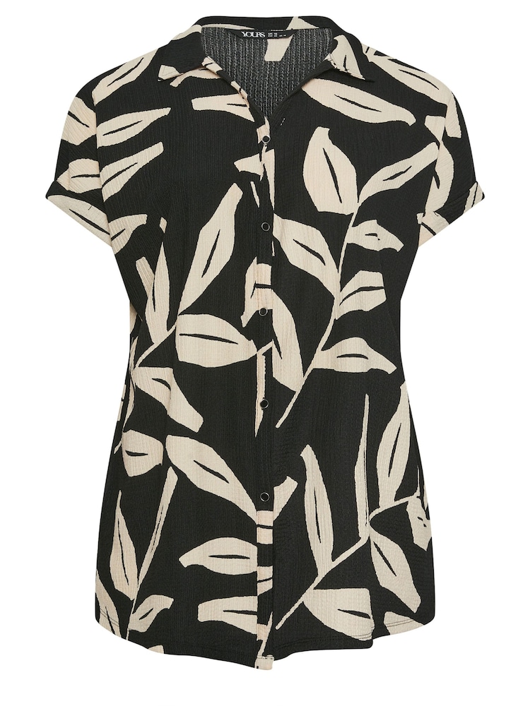 Yours Curve Black Leaf Leaf Crinkle Short Sleeve Shirt - Image 5 of 5