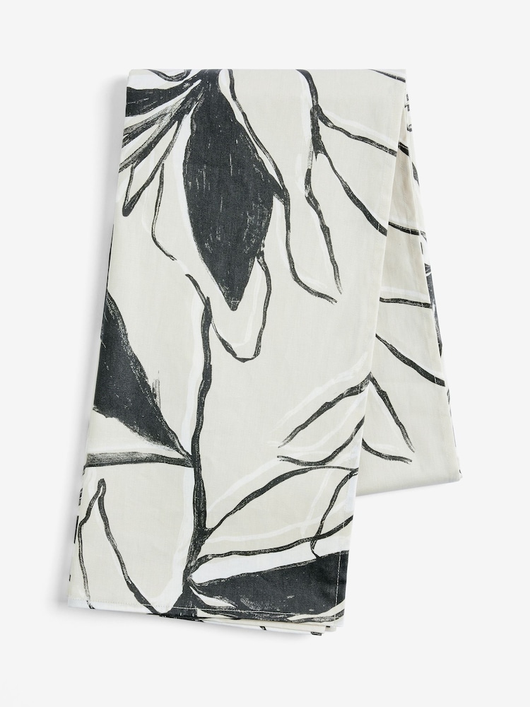 Black/Natural Floral Wipe Clean Tablecloth - Image 3 of 3