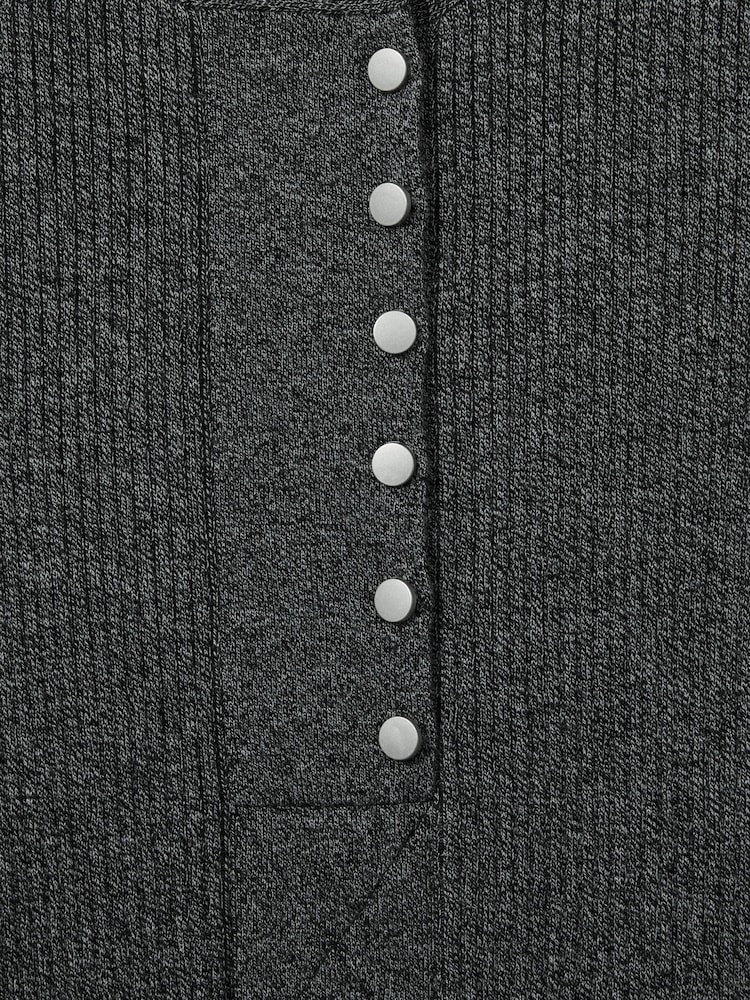 Reiss Sandy Geripptes Midikleid aus einer Wollmischung - Bild 5 von 5 Reiss Sandy Geripptes Midikleid aus einer Wollmischung - Bild 5 von 5