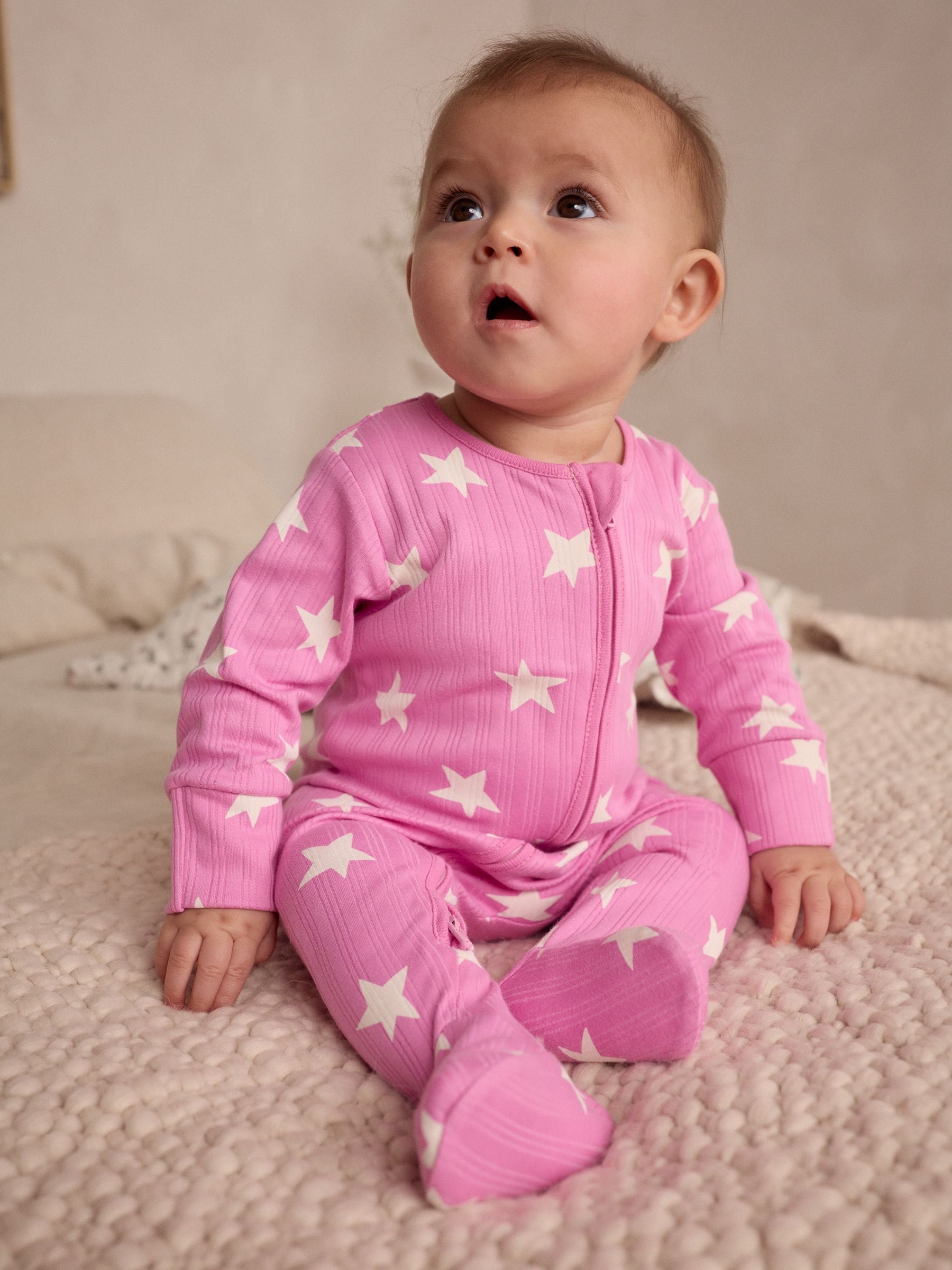 Next：日本 ピンク - ツーウェイジップ ベビー スリープスーツ 3 枚組