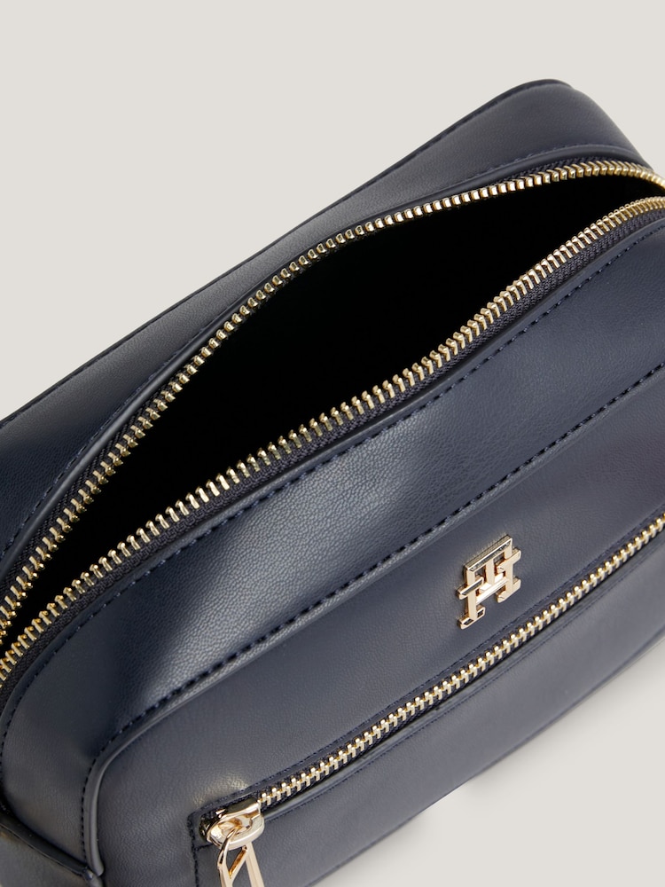 Tommy Hilfiger Blue Iconic Camera Bag - Image 5 of 5