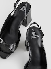Noir - Forever Comfort® Square Toe Buckle Trim Block Slingback Sandals (Sandales à talon aiguille) - Image 7 of 7