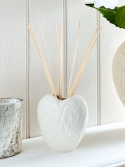 English Rose Heart 180ml Fragranced Reed Diffuser - Image 2 of 3