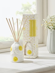 Peach and Freesia 180ml Daisy Fragranced Reed Diffuser - Image 1 of 4