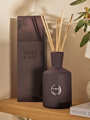 Country Luxe Berry and Bay 400ml Luxury Fragranced Reed Diffuser - Image 1 of 4
