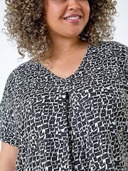 Roman Black Pleat Front Printed Stretch Top - Image 5 of 5