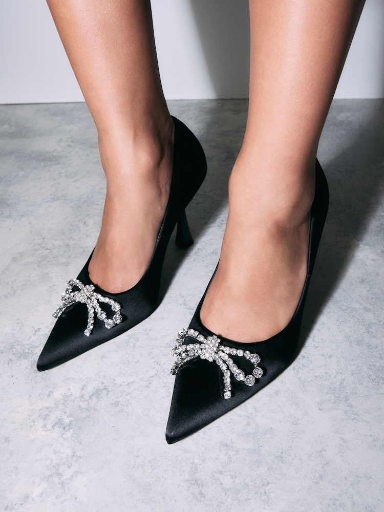 črna - Forever Comfort® Point Toe pentlja Jewel Trim Slingback čevlji z visoko peto - Slika 5 iz 5 črna - Forever Comfort® Point Toe pentlja Jewel Trim Slingback čevlji z visoko peto - Slika 5 iz 5