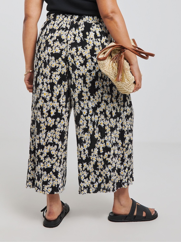 Simply Be Simply Be Ditsy Floral Print Plissé Culottes - Bild 2 von 5 Simply Be Simply Be Ditsy Floral Print Plissé Culottes - Bild 2 von 5
