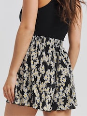 Simply Be Black Plissé Flippy Shorts - Image 2 of 4