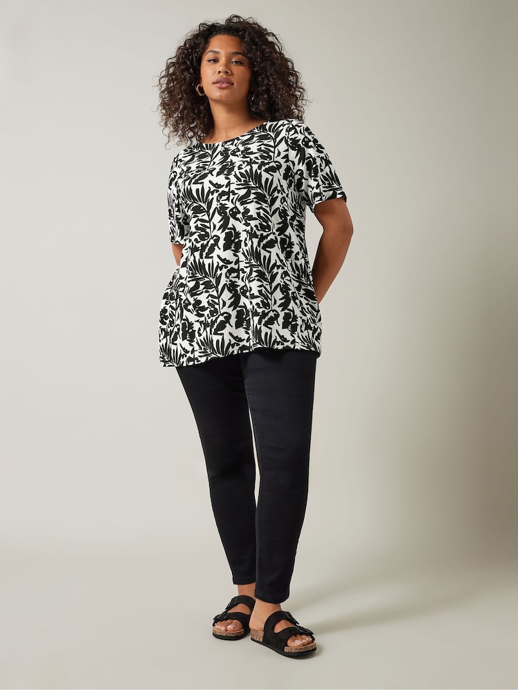 Evans Floral Crinkle White Top - Image 2 of 5